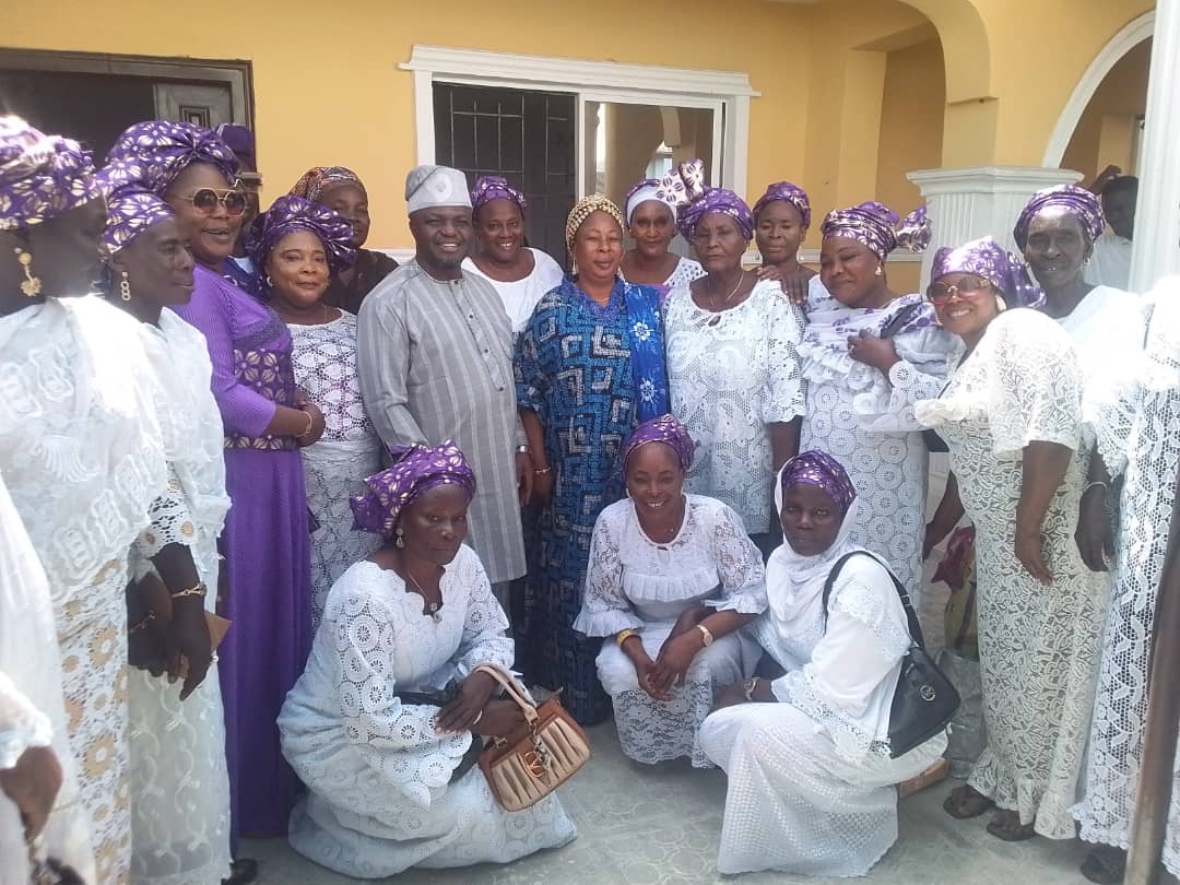 Rep. Bayo Balogun Boosts Food Security in Ibeju-Lekki with Fertilizer Distribution to Local Farmers