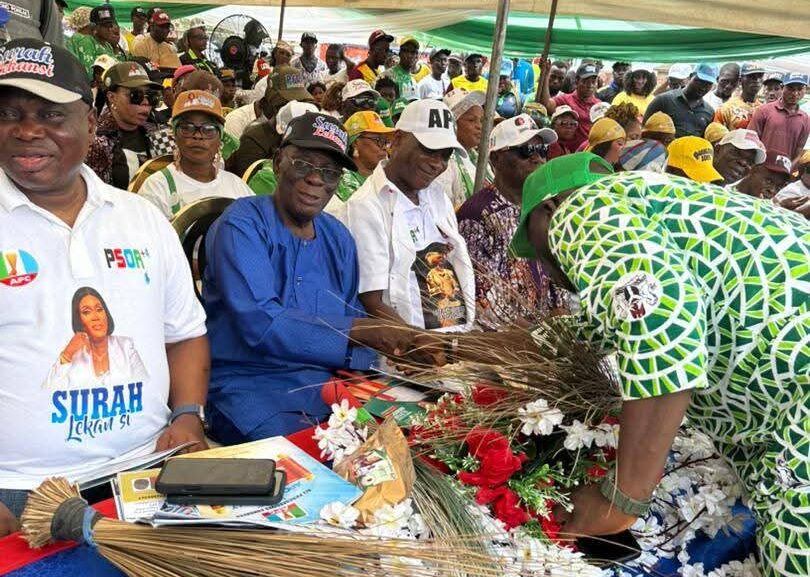 Omituntun Rallies Youth, Stakeholders to Close Ranks for APC Victory and Community Progress in Epe Federal Constituency.